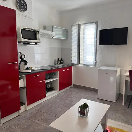 Apartment 2 Personnes Dans Le Celebre Quartier Des Chartreux Marseilles